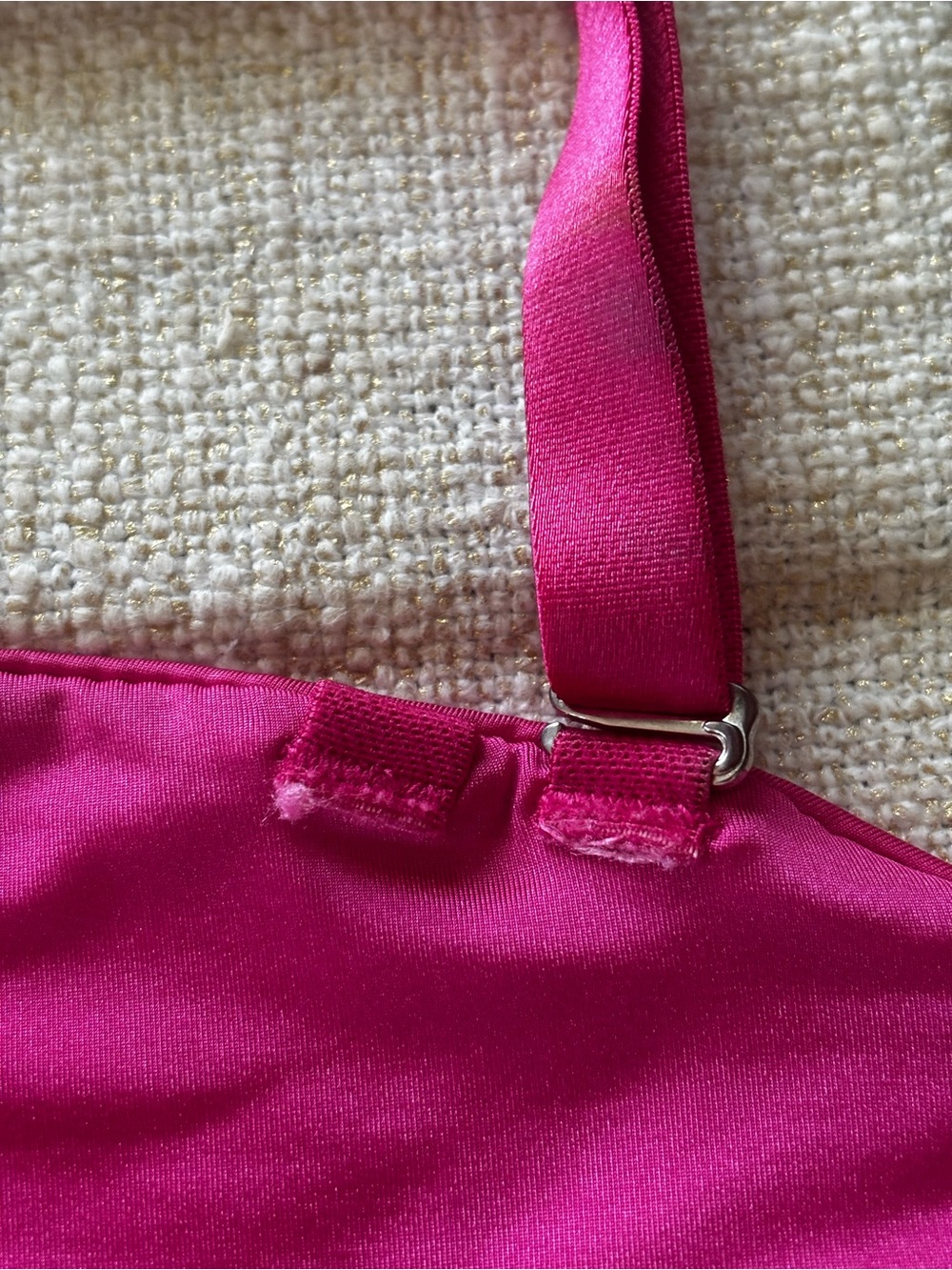2 Women’s Lace Underwire Bras - Fuchsia and Beige - Picture 3 of 4